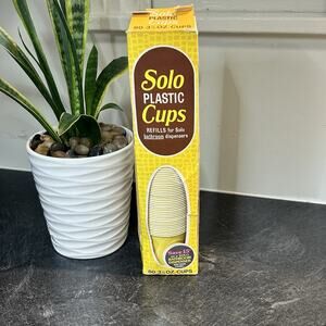 Vintage‎ Solo Plastic Bathroom Cups 3.5 oz Yellow 80 Count New In Box